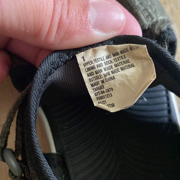 Cat & Jack Closed Toe Sandals - Picture 3 of 3